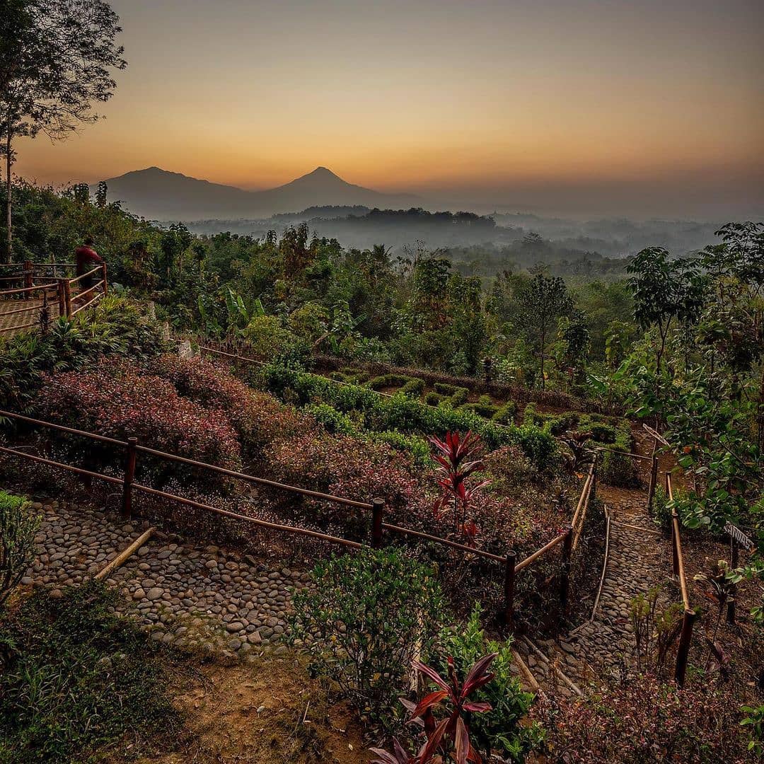 Bukit Barede (Barede Hill)