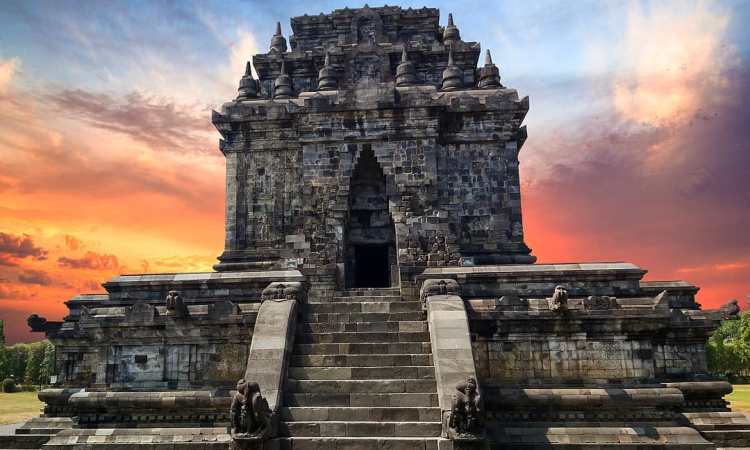 Candi Mendut - Kawasan Borobudur